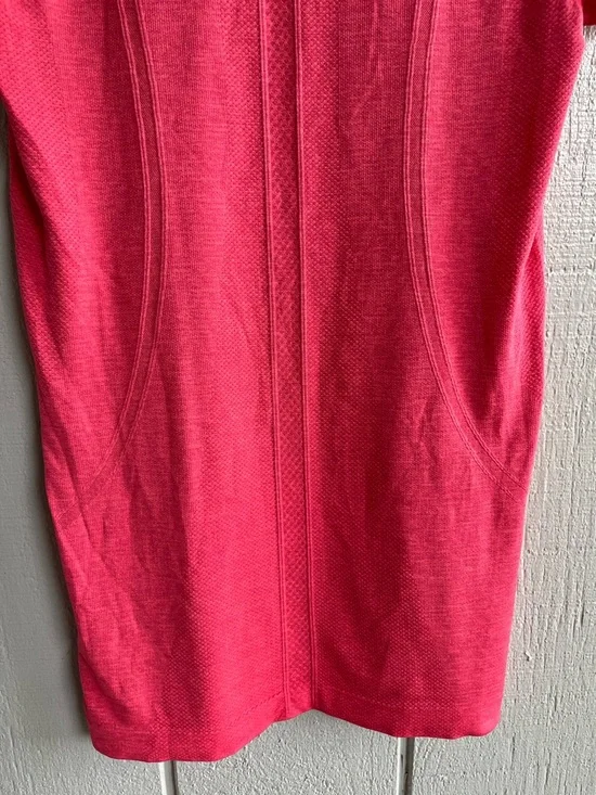 Lululemon Swiftly Tech Short Sleeve Crew in Pink Size 8 - Picture 7 of 7